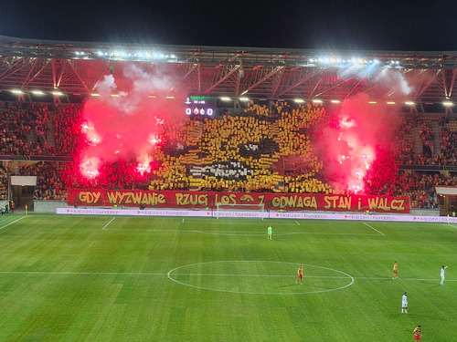 Uczniowie ZSP w Jabłoni Kościelnej kibuciują Jagielloni Białystok